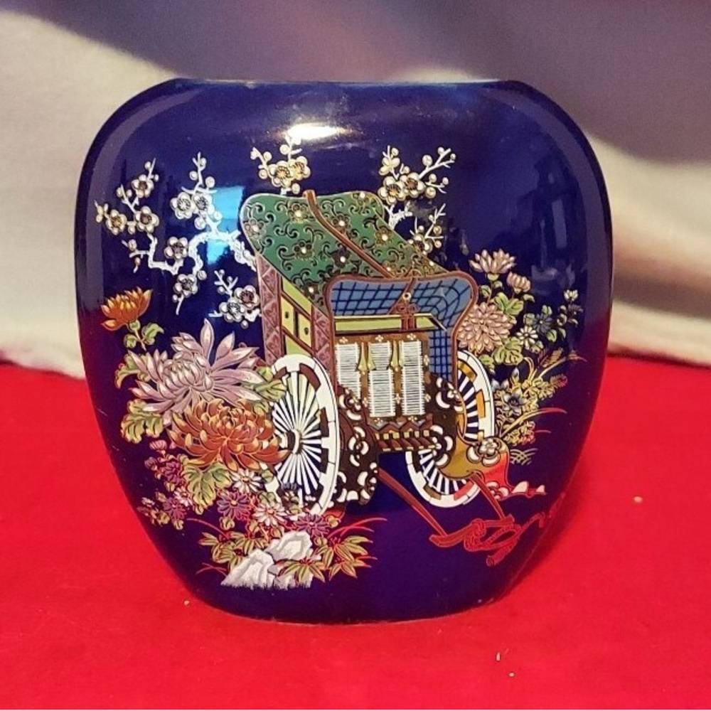 Vtg. Kutani Cobalt Blue Flat Bud Vase W/ Carriage Flowers 4.25" Japan (as1024)
